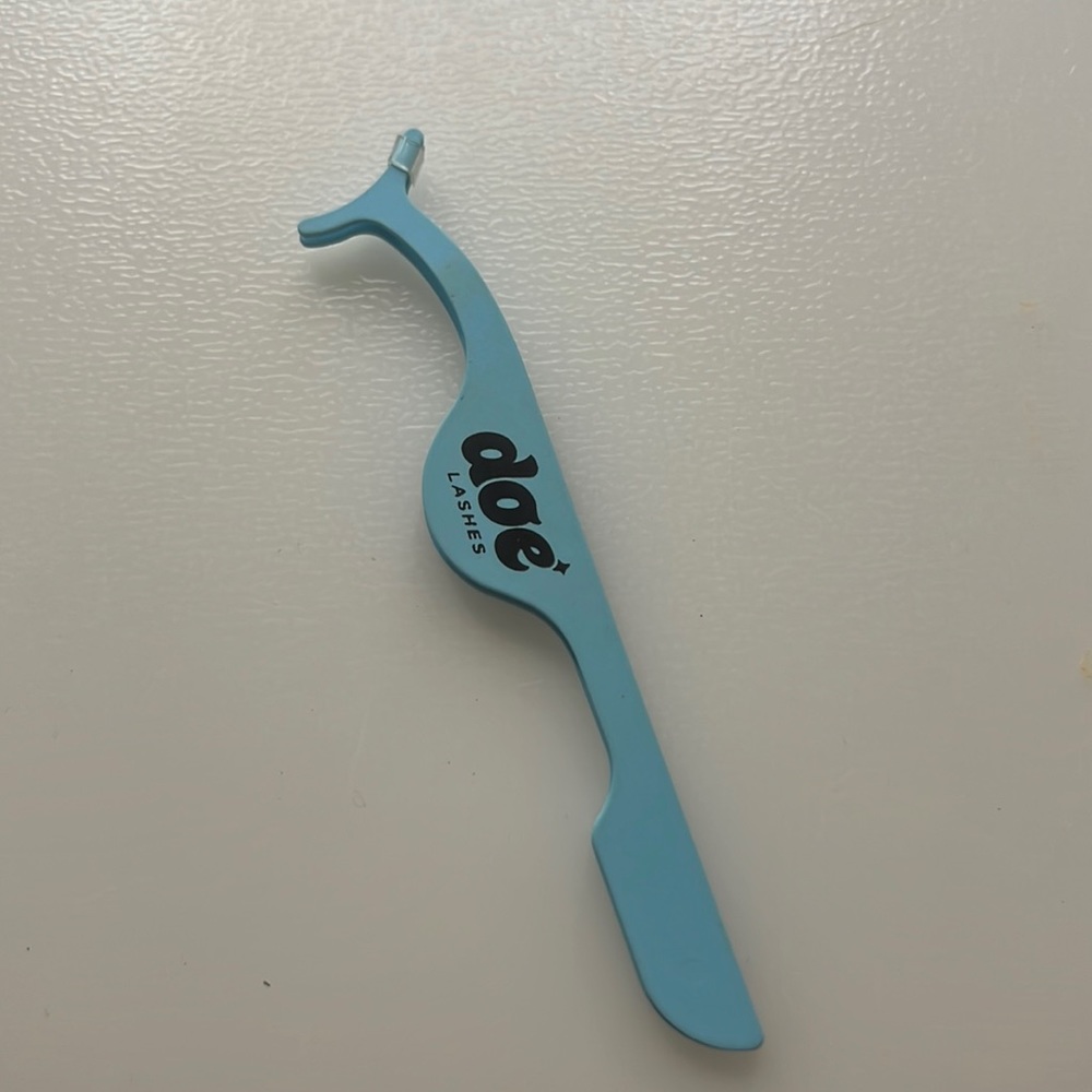 Doe Lashes Lash Applicator